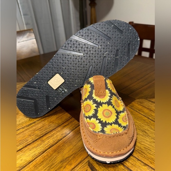 SOLDNWT Ariat sun flowers cruiser leather and textile upper size 9 - Picture 8 of 9
